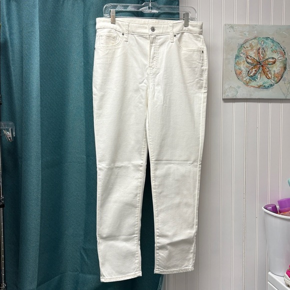 NWT Chico’s So Slimming Girlfriend Slim Ankle White Stretch Jeans Size 6R - Picture 3 of 6
